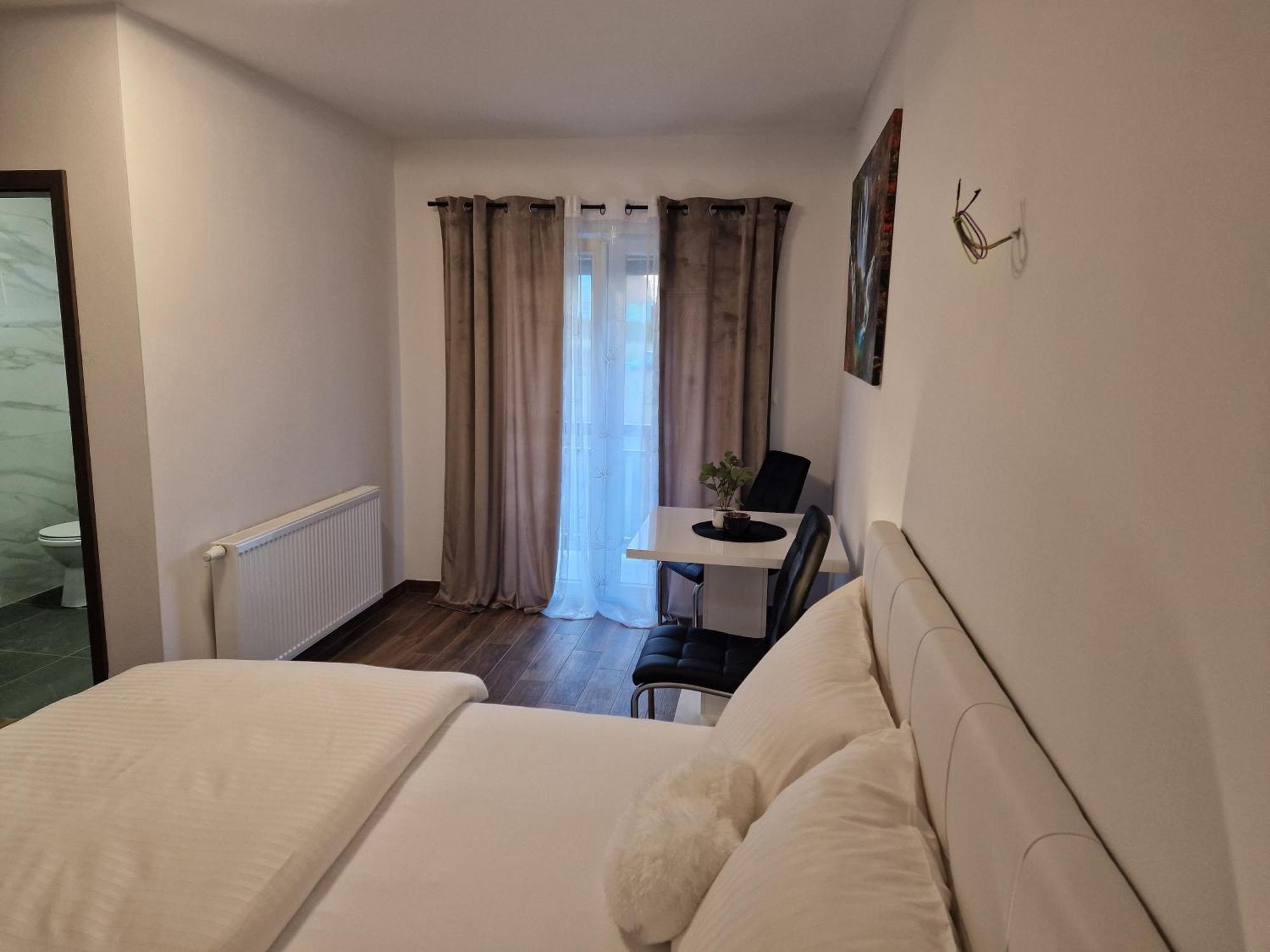 Guest House Macic Korenica Exteriér fotografie