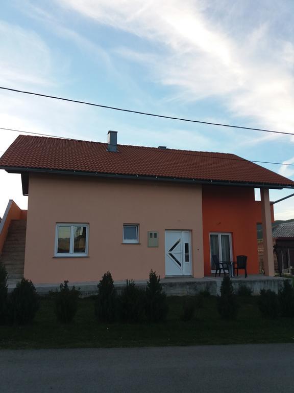 Guest House Macic Korenica Exteriér fotografie