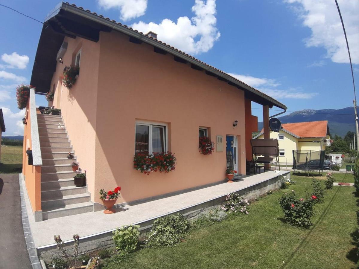 Guest House Macic Korenica Exteriér fotografie