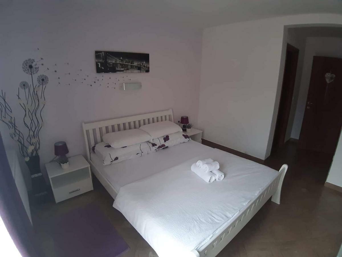Guest House Macic Korenica Exteriér fotografie